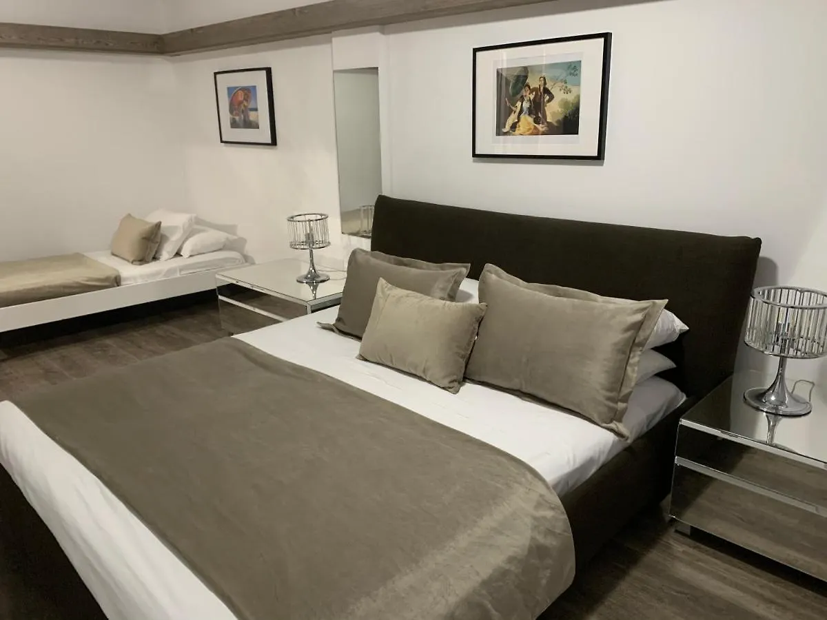 Pasithea Family Apartment Larnaca Hostel